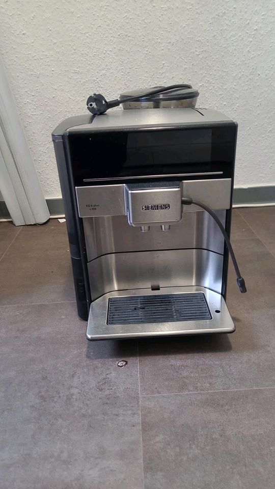 Kaffeevollautomat EQ6 Plus  s700 Edelstahl in Oldenburg
