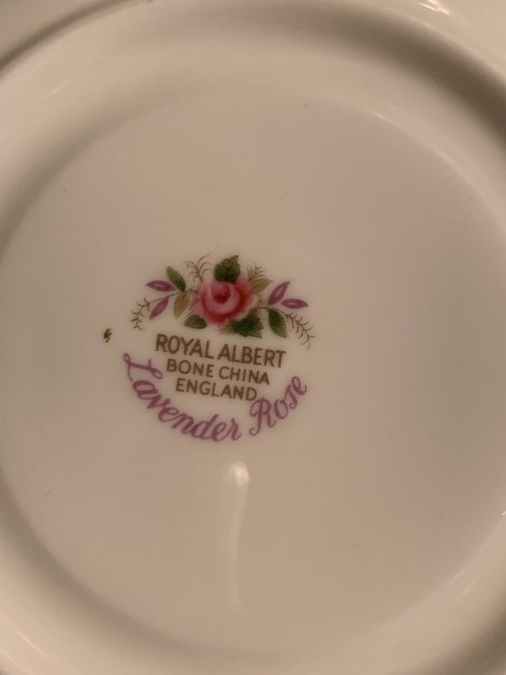 Geschirrset verziert Royal Albert England Lavender Rose in Bad Freienwalde