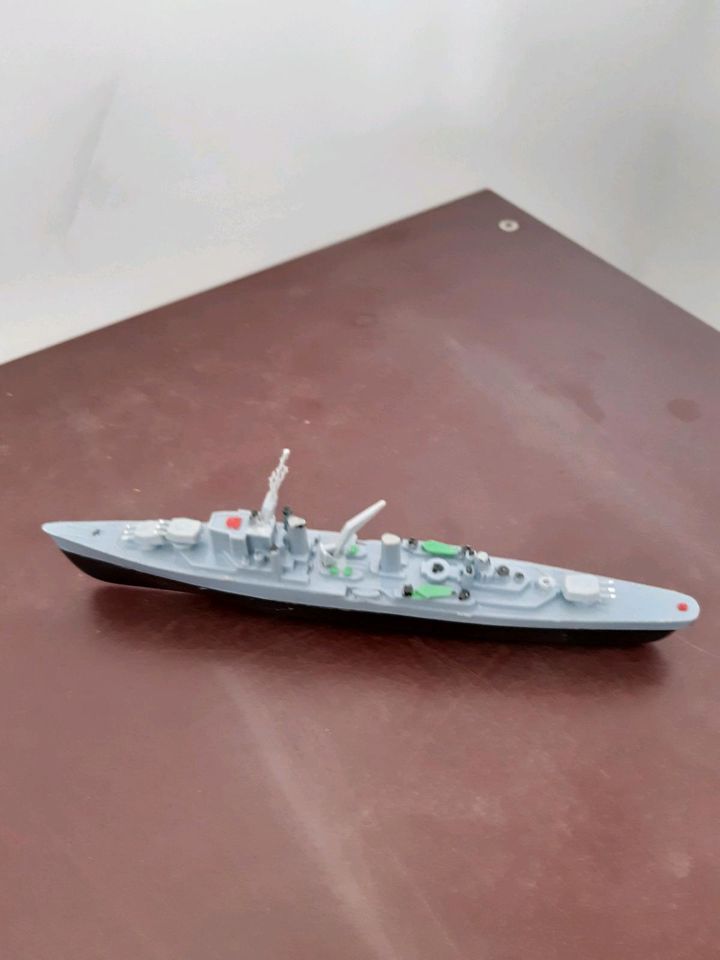 1/1250 Kriegsschiff 14 cm Made in Hongkong in Oberhausen
