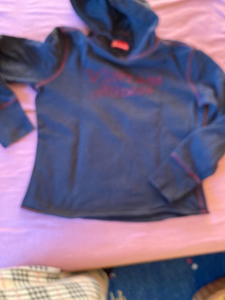 Kapuzen Sweatshirt , T-Shirts lang/ohne, ReißverschlussJacke, in Rosenheim