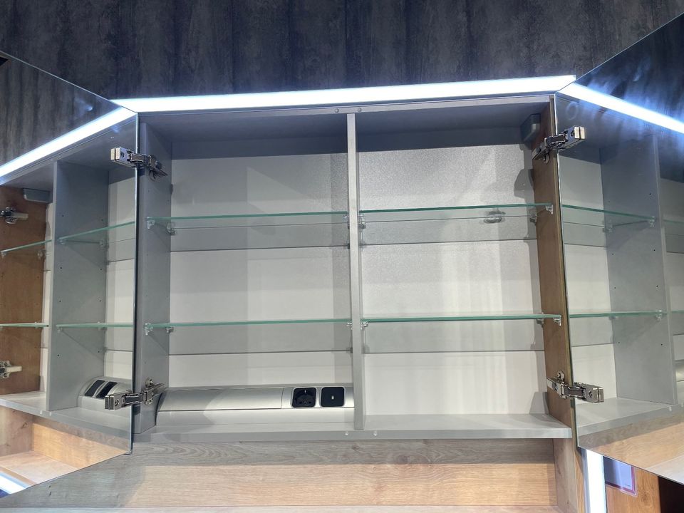 Puris Rounds Spiegelschrank mit LED-Rahmen NEU, 5 J Garantie in Germering