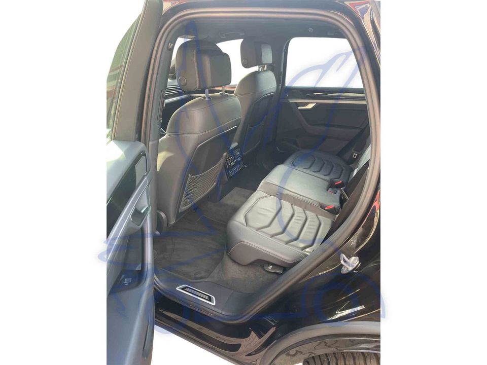 Auto mieten VW Touareg 3.0 TDI R-Line in Mülheim (Ruhr)