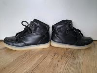 Schuhe Halbhochschuhe schwarz Blinkfunktion Größe 33 Nordrhein-Westfalen - Essen-Margarethenhöhe Vorschau