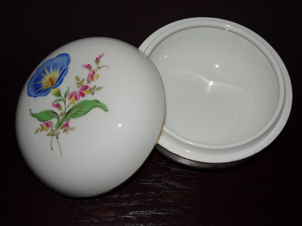 Meissen bunte Blume sehr große Dose -/ Deckeldose 12,5 cm x 8 cm in Hamburg