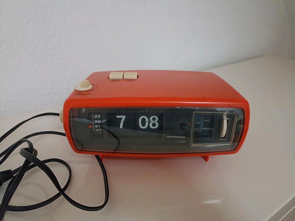 Universum Flip Klappzahl Wecker Uhr Radio Retro in Wuppertal