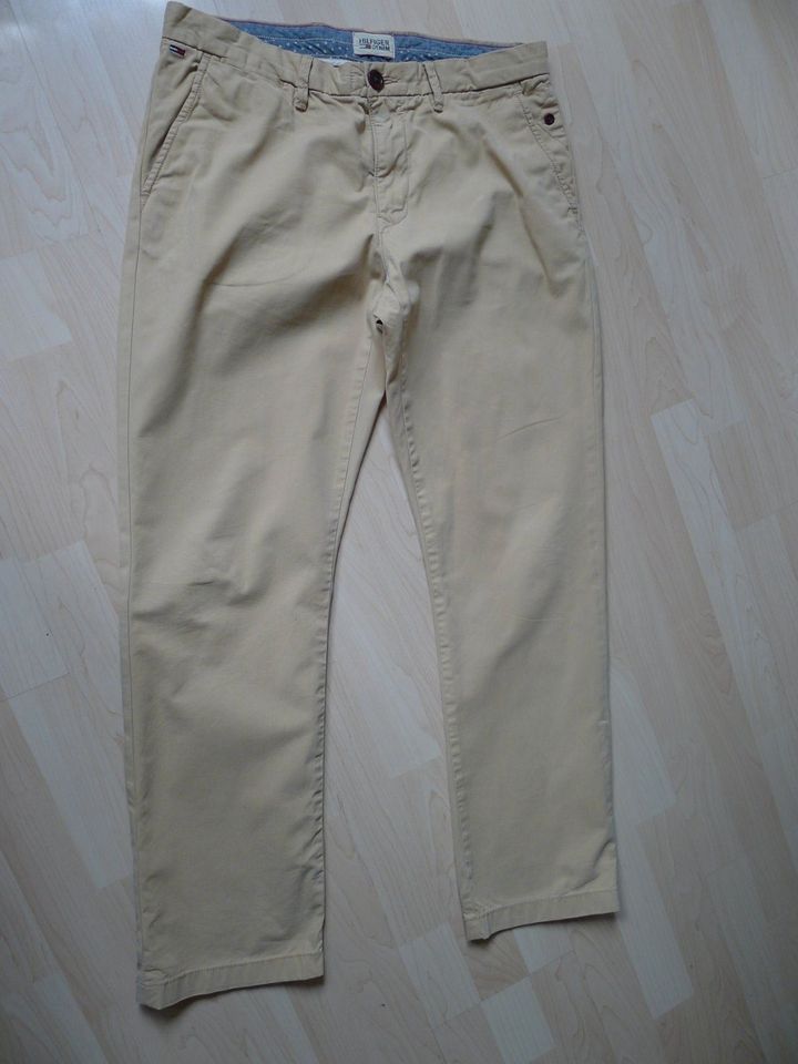 Tommy Hilfiger American Brand Herren Chino Hose dunkelbeige 31/30 in Herten