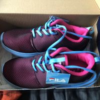 Neu Sneaker Fila  Gr. 34 Memory Foam sehr leicht Berlin - Hohenschönhausen Vorschau