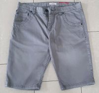 S.Oliver Jeans kurz / Shorts Gr. 33 in hellgrau Baden-Württemberg - Pleidelsheim Vorschau