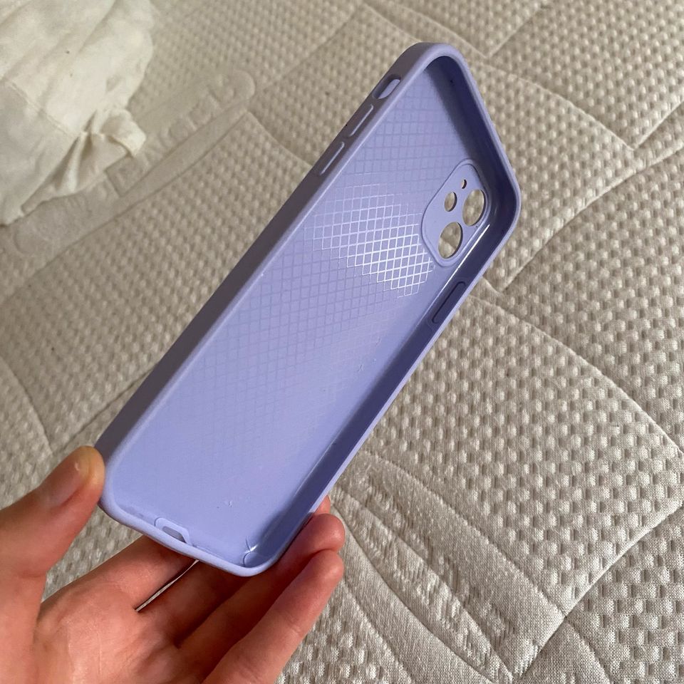 iPhone 11 hülle purple case protection in Berlin