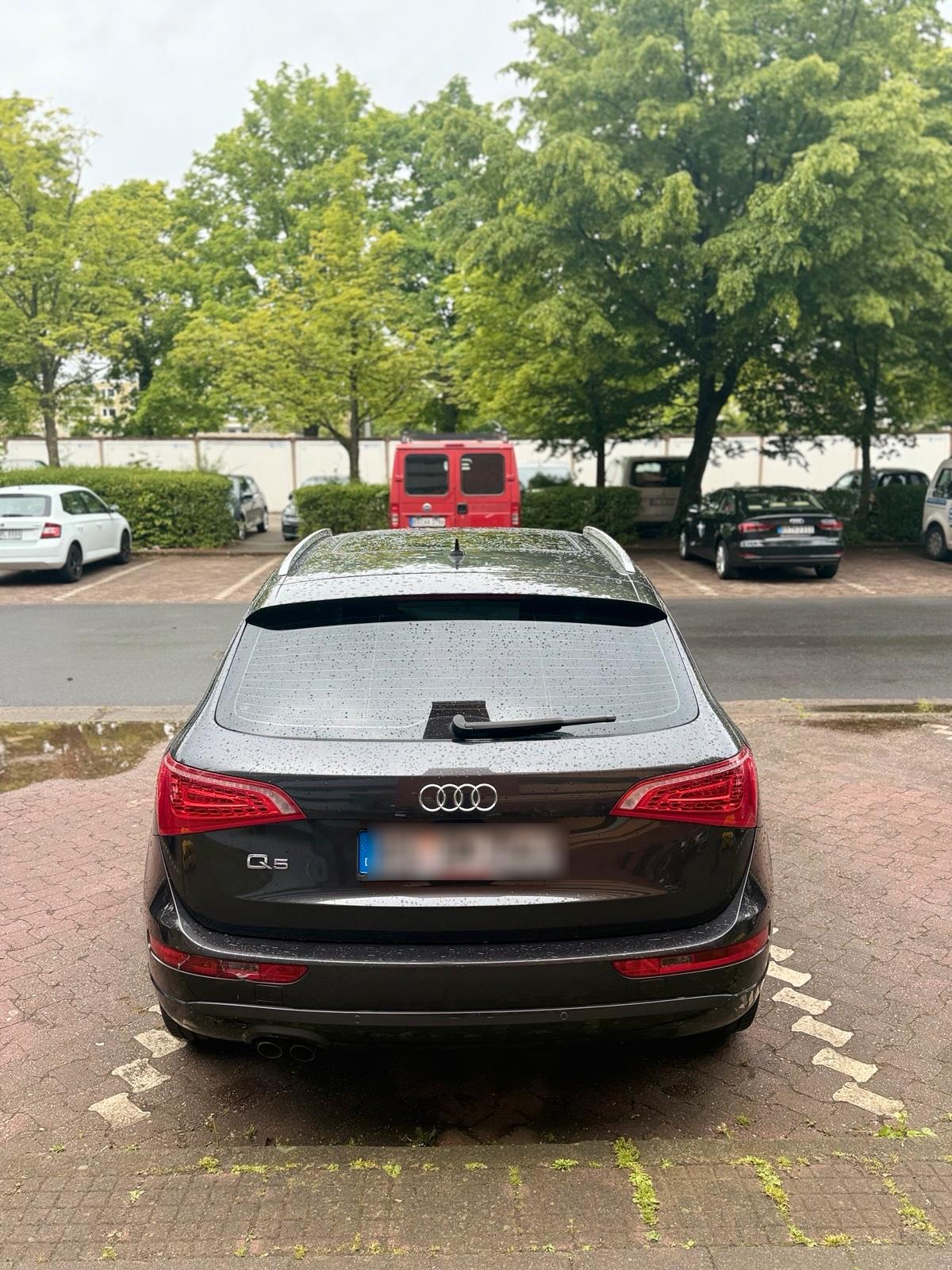 Abbildung des Autos Audi Q5 Tauschen gegen M…