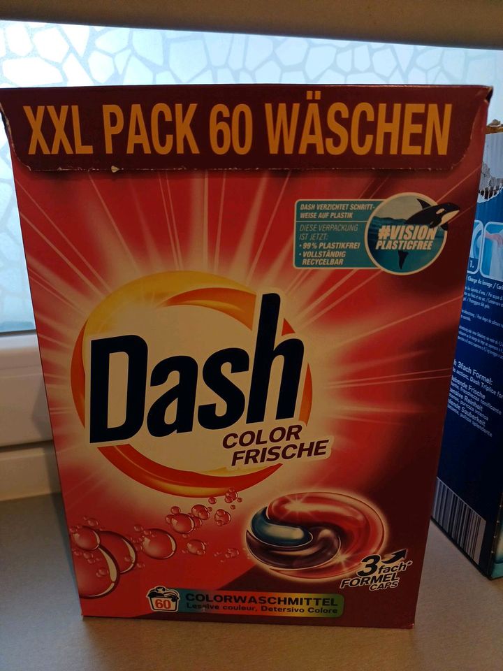 Dash Color Frische XXL 60 Wäschen+ Alpen Frische Vollwaschmittel in Simmerath
