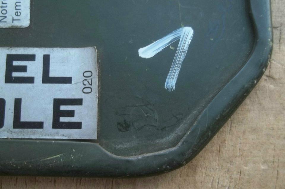 VW Golf 2 Tankklappe Tankdeckel rostfrei Bundeswehr Ral 6031 in Bünde