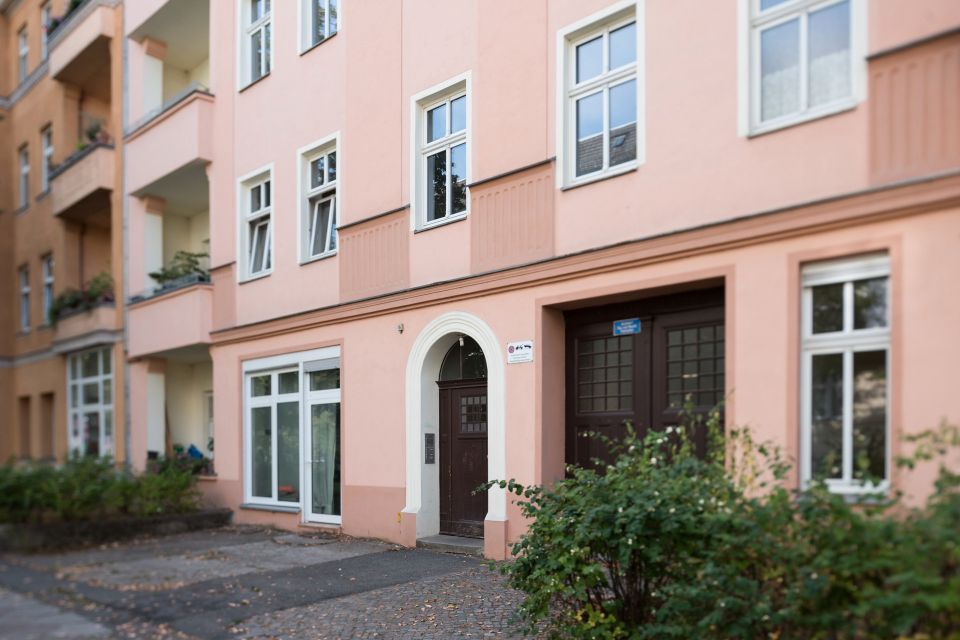 Vermietete 2-Zimmer-Altbauwohnung mit Balkon in Pankow in Berlin