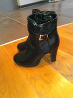 Stiefel / Stiefelette gefüttert Schwarz Gr.40 Absatz 10cm Niedersachsen - Barnstorf Vorschau