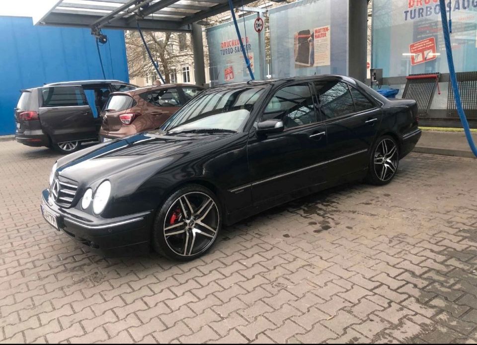 Mercedes E 220 cdi in Berlin