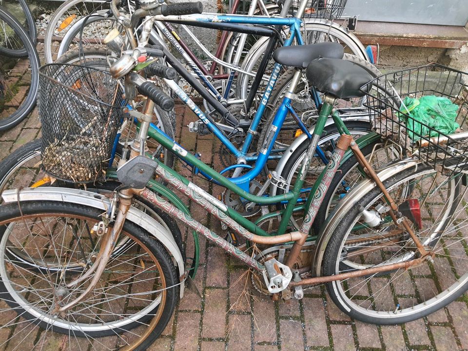 Verschiedene Fahrräder in Berlin
