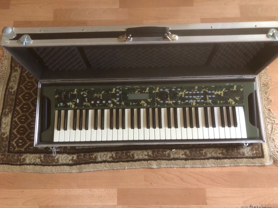 Korg X50 Camouflage-Edition, inkl. Case und OVP in Hannover