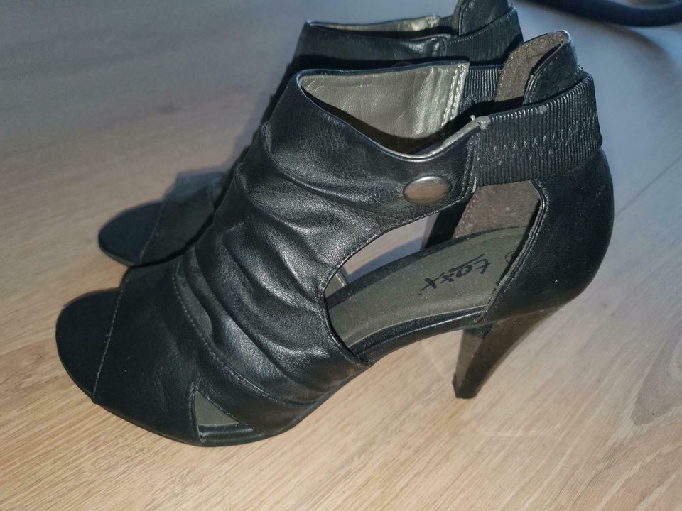 High Heels offen in schwarz gr. 37 in Stadtoldendorf