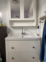 IKEA HEMNES Waschtisch mit Spiegelschrank und kl. Regal Köln - Nippes Vorschau
