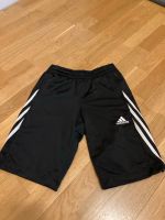 Adidas kurze Sporthose Kinder Shorts Trainingshose schwarz 140 Nordrhein-Westfalen - Ahaus Vorschau