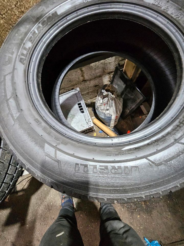 Ich verkaufen  4x  Allweterreifen 215 65 15 C Goodyear und  Pirel in Neu-Isenburg