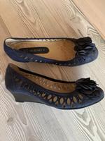 Wildleder Schuhe Ballerina blau Keilabsatz Gr. 38 Hessen - Gelnhausen Vorschau