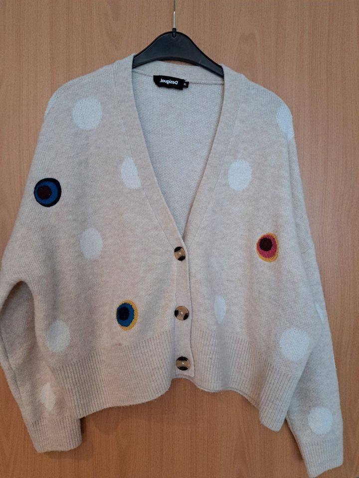 Desigual Strickjacke, Größe XL in Sersheim