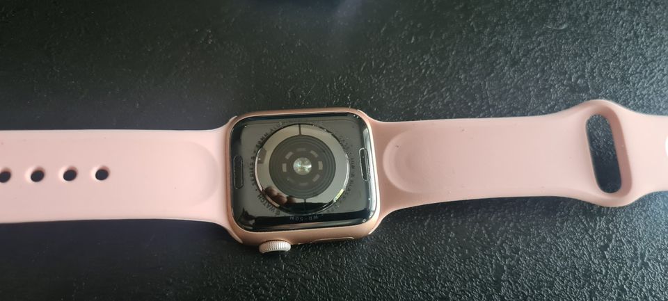 Apple Watch Serie 5 40mm in Seelow