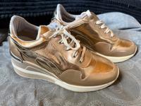 Sneaker mit Plateau Nordrhein-Westfalen - Oberhausen Vorschau
