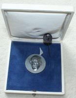 ➡️ DDR Orden Johannes R. Becher Medaille Silber mit Etui Hessen - Kriftel Vorschau