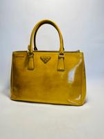 PRADA Yellow Patent Leder Medium Double Zip Tote Handtasche Dresden - Coschütz/Gittersee Vorschau