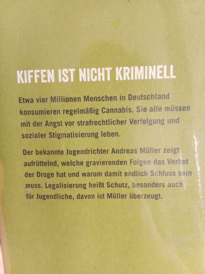 Buch - Kiffen und Kriminalität von Andreas Müller in Münsingen