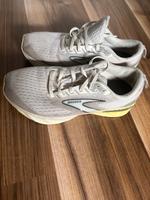Brooks Levitate GTS damen (Größe 40) Hessen - Kriftel Vorschau
