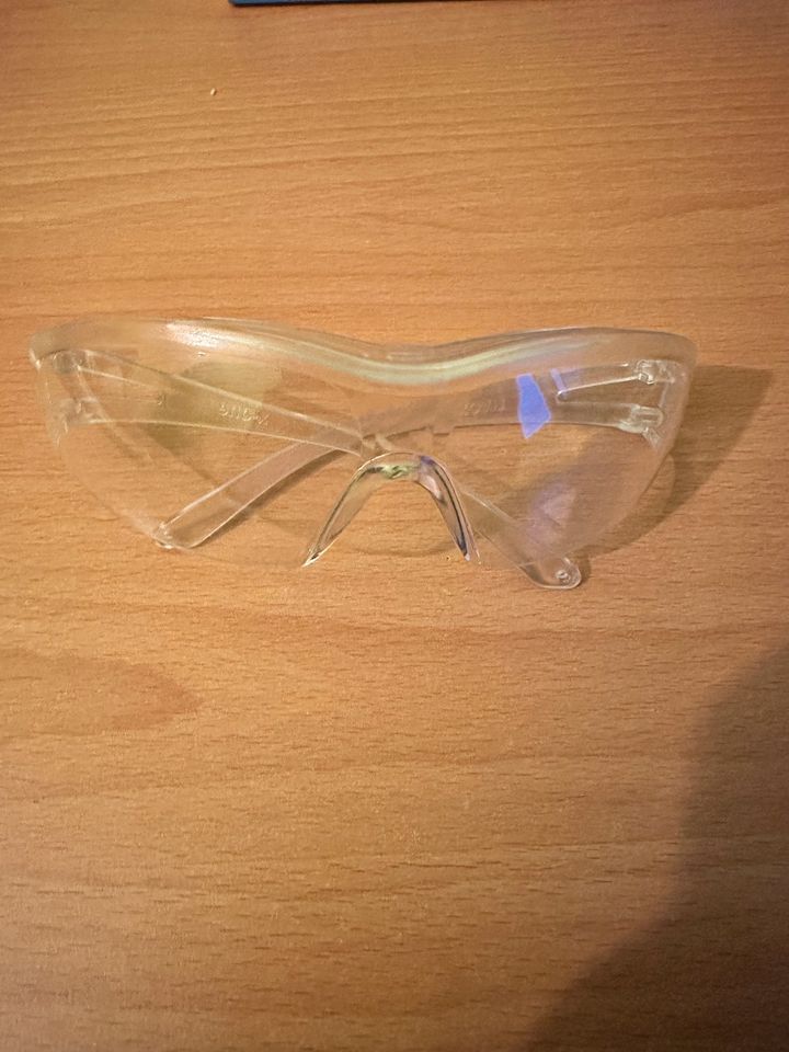 Eine Experimenten Brille für den Unterricht sowie für Zuhause in Itzehoe