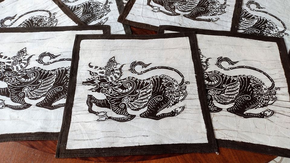 8 Decken Sets Servietten Drachen-Motiv indones. Batik Handarbeit in Augsburg