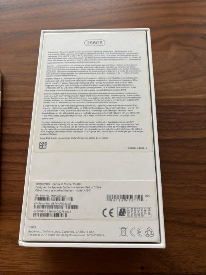 iPhone X Silver, 256 GB, neuer Akku, ohne Kratzer, Handyhüllen in Bühlertal