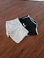 H&M Shorts Sweatshort grau schwarz Set Gr. 140 Hessen - Kriftel Vorschau