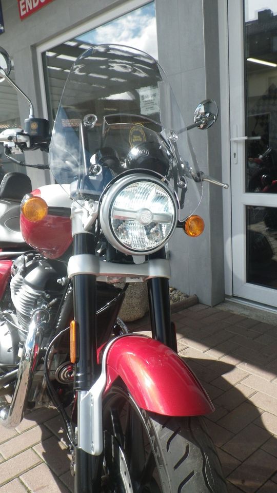 Royal Enfield Supermeteor 650 Celestial Red Neufahrzeug Cruiser in Hasselfelde