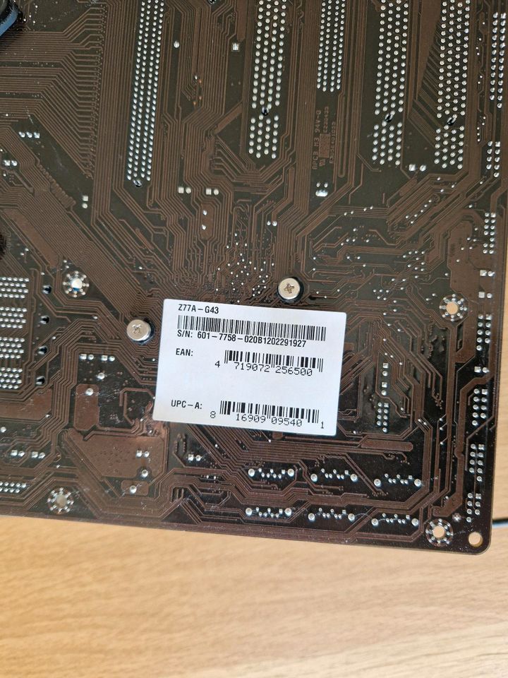 MSI MS-7758 Z77A-G43 // Intel i5 3450 // Noctua CPU-Kühler // RAM in Potsdam