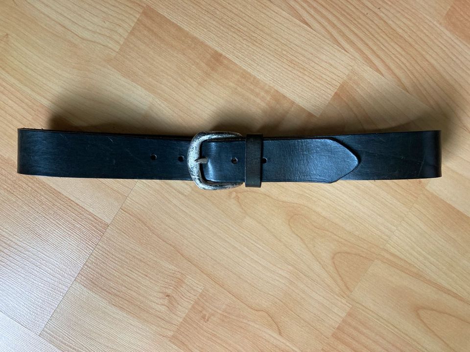 Gürtel, Rindleder schwarz, 93,5 cm, Schnalle Vintage-Optik in Centrum