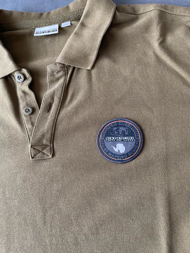 Herren Polo-Shirt der Marke Napapijri, in dunkel grün(,Größe XXL in Dortmund