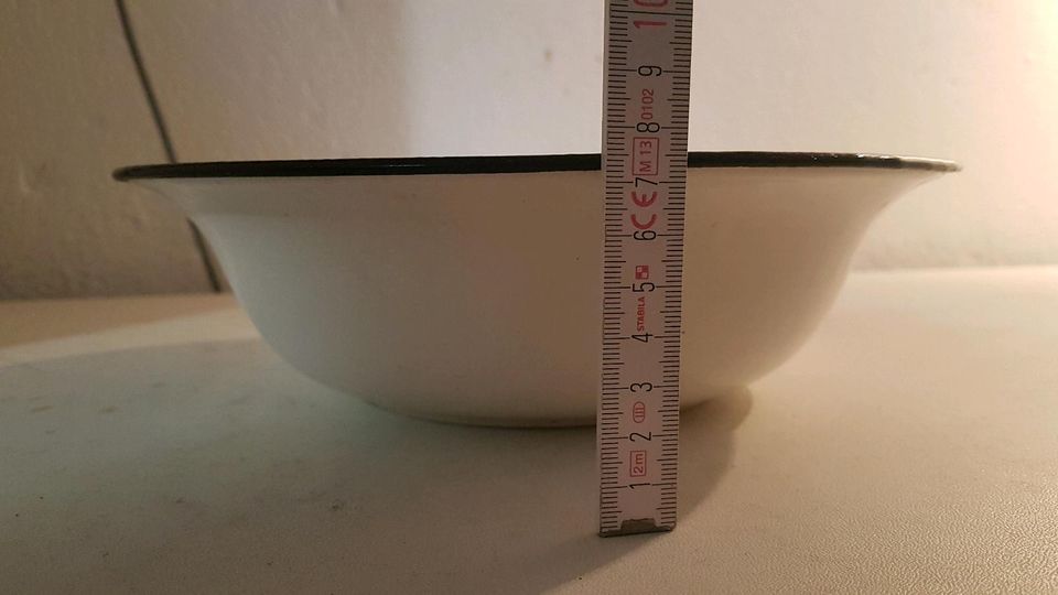Emaille Schüssel, Durchmesser 25 cm in Ehrenberg (Rhön)