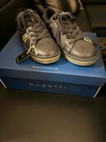 Bugatti Leder Sneaker Neu mit original Verpackung Größe 40 Essen-West - Holsterhausen Vorschau