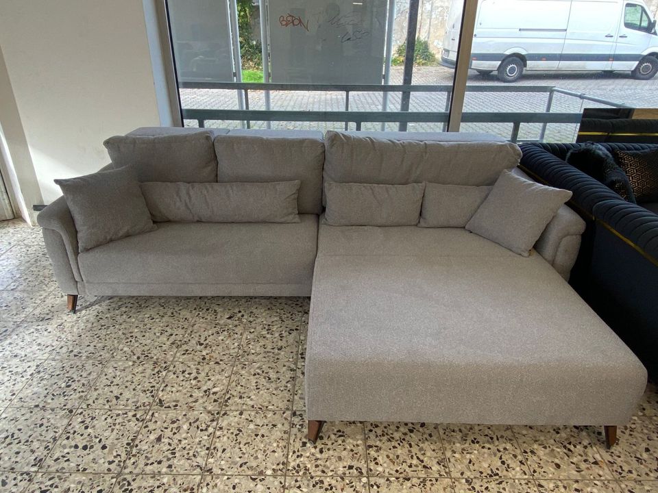 Ecksofa L-Sofa mit Kopfteilverstellung L-Form : 284/194 cm in Mönchengladbach