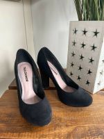 Schwarze Pumps / High Heels von Bullboxer, Gr. 36 Brandenburg - Panketal Vorschau