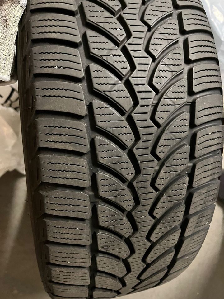 Winterreifen Bridgestone 205/55 r16 in Solingen