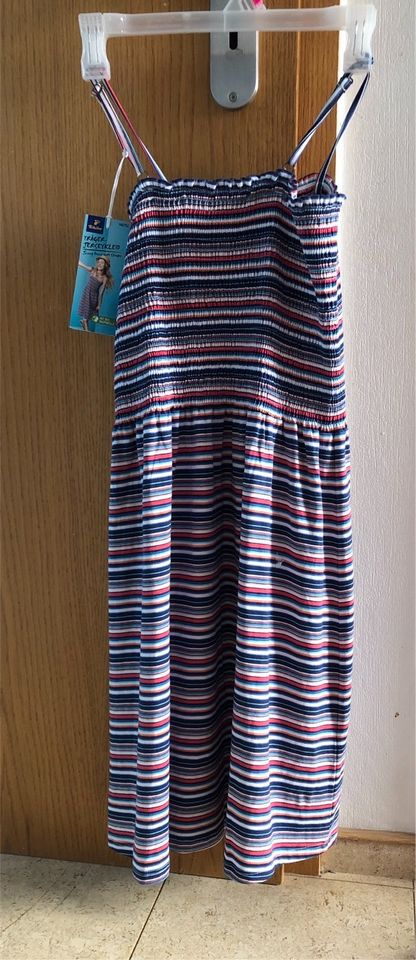 NEU Kleid Jerseykleid Tchibo 146/152 in Heiligenhaus