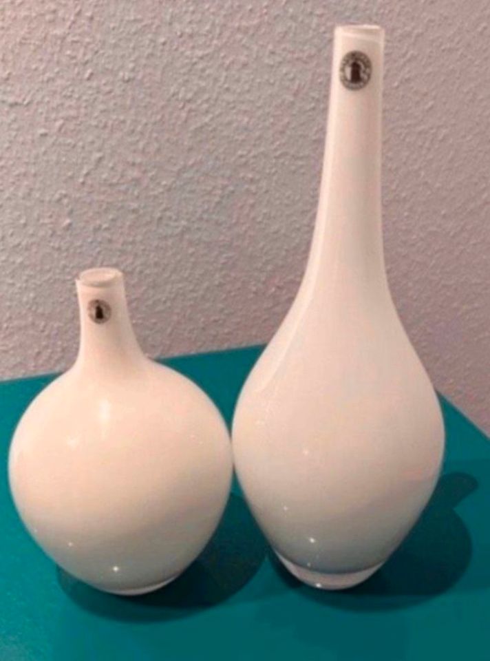 2 neue Vasen, weiss in Oberursel (Taunus)