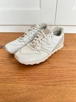 New Balance 966 weiß beige Gr. 41 Sneaker Leipzig - Leipzig, Südvorstadt Vorschau