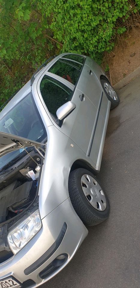 Beschädigt Auto in Bad Breisig 